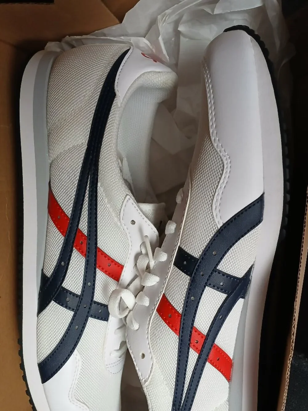 NEW IN BOX - 'ASICS TIGER RUNNER ORTHOLITE' MEN's SNEAKERS, size 11